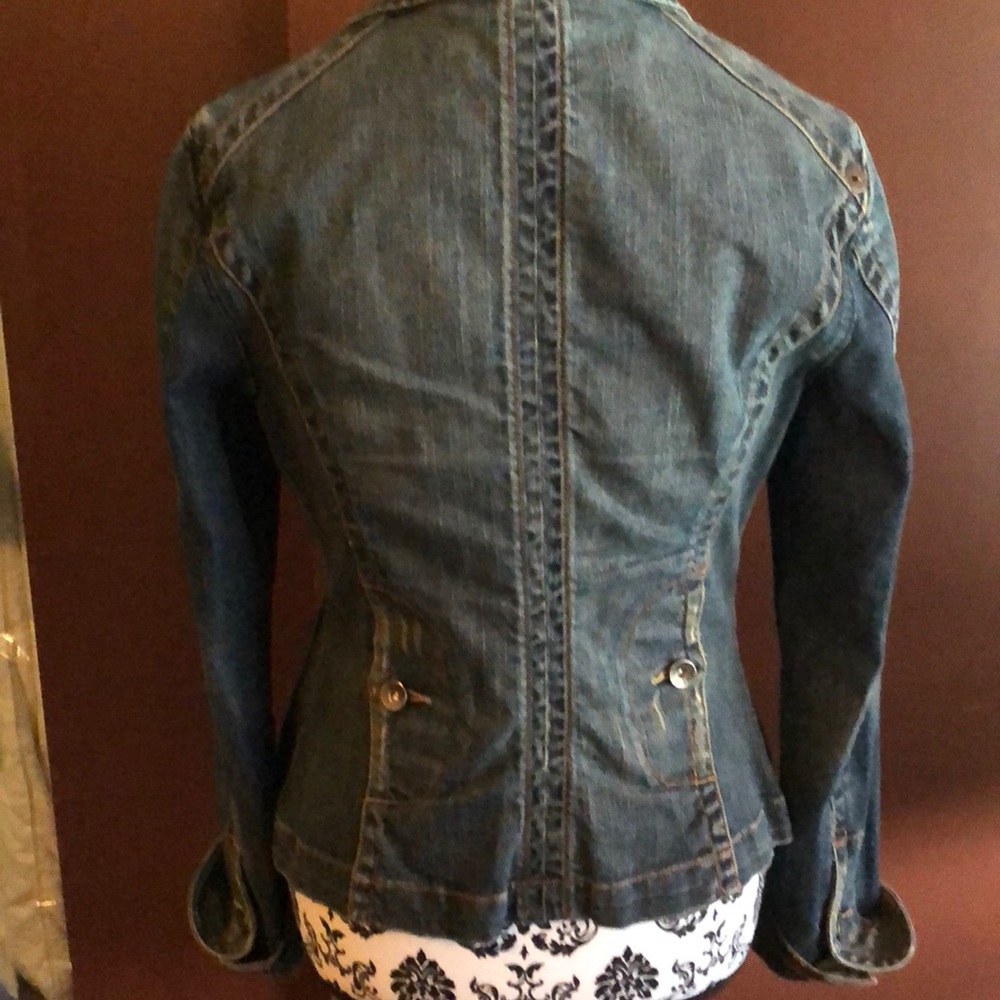 Denim jacket fitted